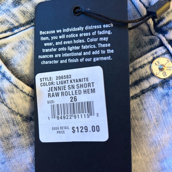 True Religion Jennie Curvy Mid Rise Short - Picture 3 of 5